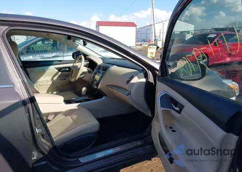 2015 Nissan Altima 2.5 Sv z USA, uszkodzony, nr VIN 1N4AL3AP3FC499107